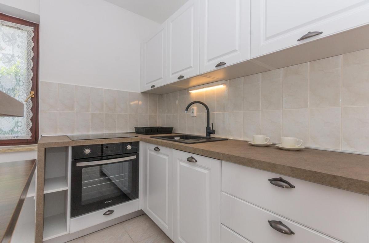 Apartment Domijan By El-Pi Tours Njivice Luaran gambar