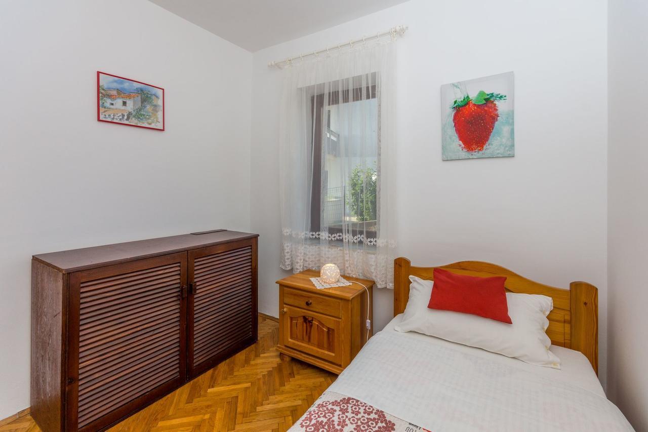 Apartment Domijan By El-Pi Tours Njivice Luaran gambar